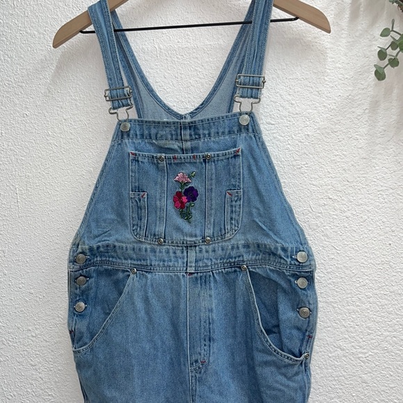 Vintage Denim - Vintage 90s Flower Embroidered Denim Blue Jean Bib Faded Overalls Y2K RARE M